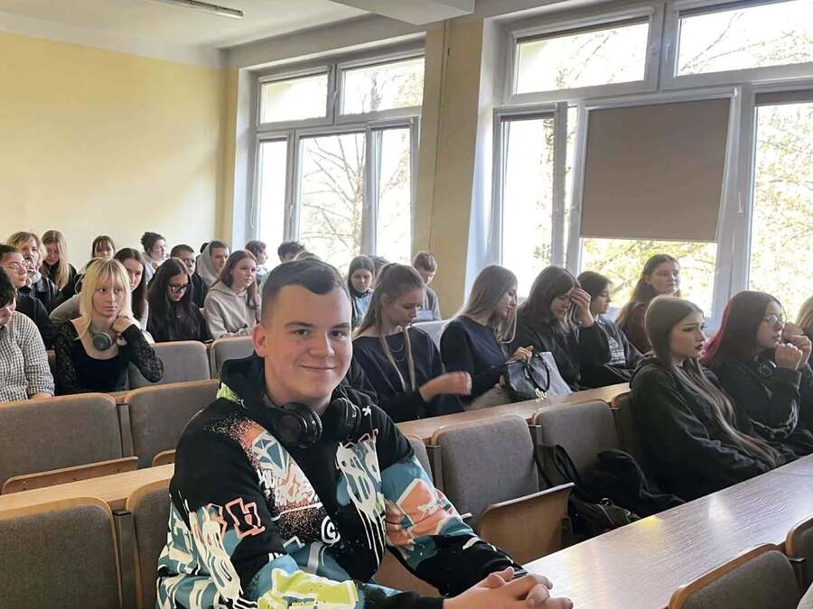 Display 575097163 18397599763193945 8415623204736011657 n